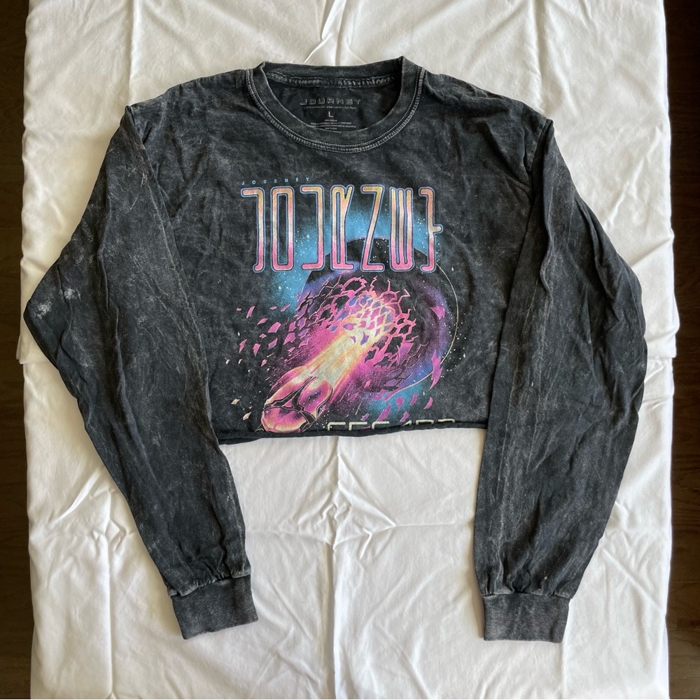 Journey Graphic Long Sleeve Crop Top Shirt
